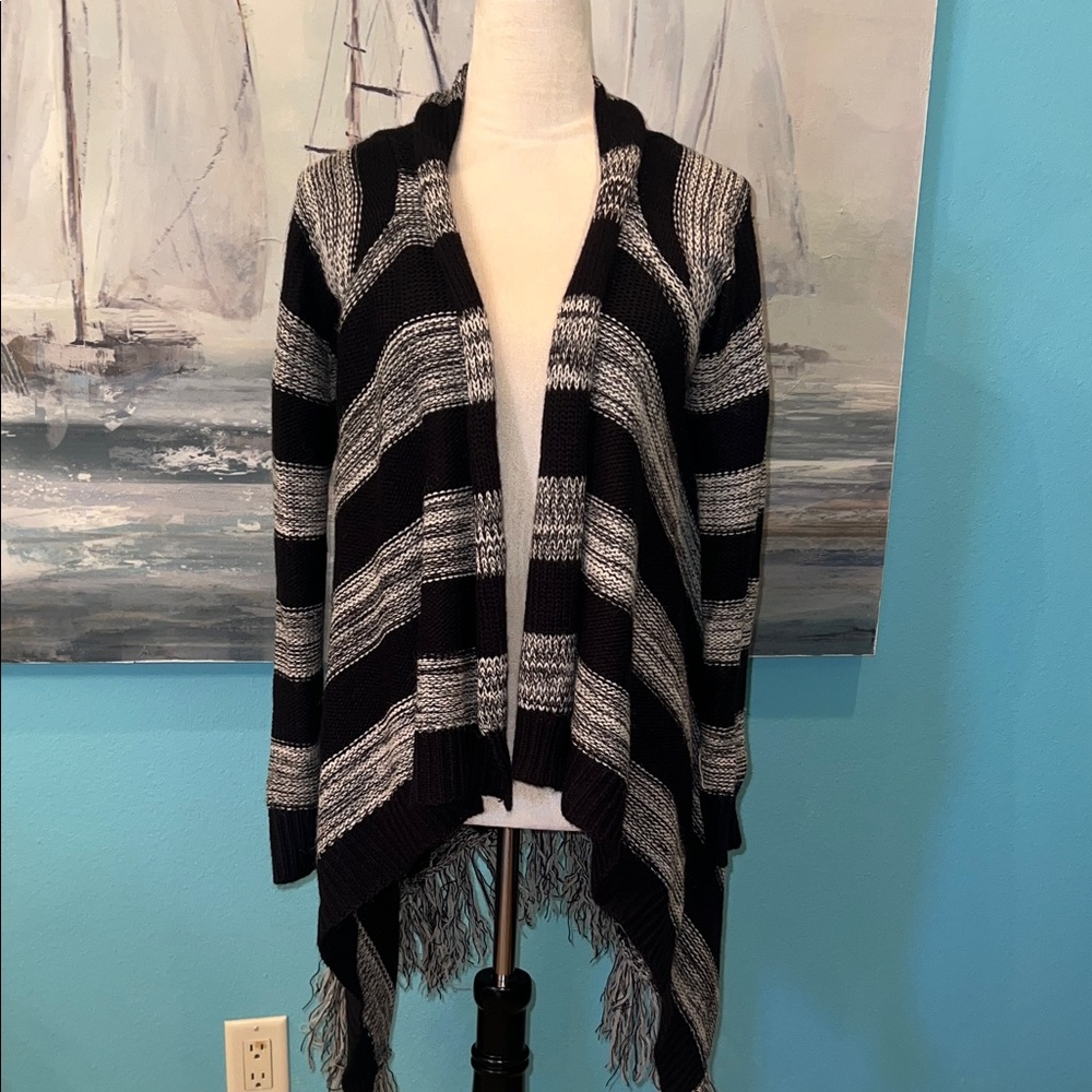 ELAN Black & Gray Long Sleeve Sweater Shawl, Medium